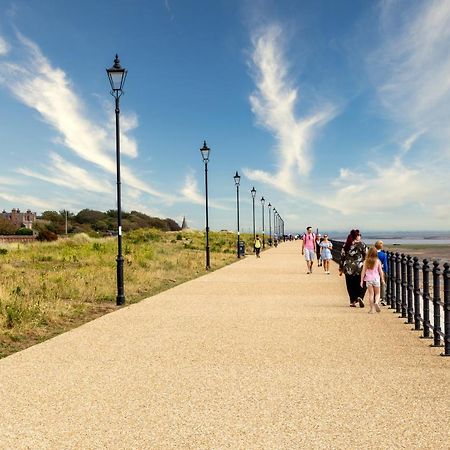 Lytham St Annes, A Spacious, High End, One Bedroomed Apartment 5 外观 照片