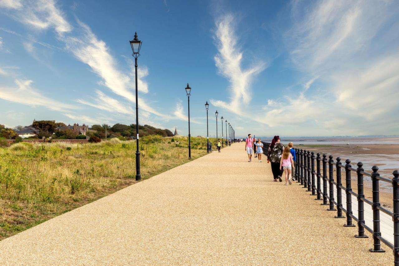 Lytham St Annes, A Spacious, High End, One Bedroomed Apartment 5 外观 照片